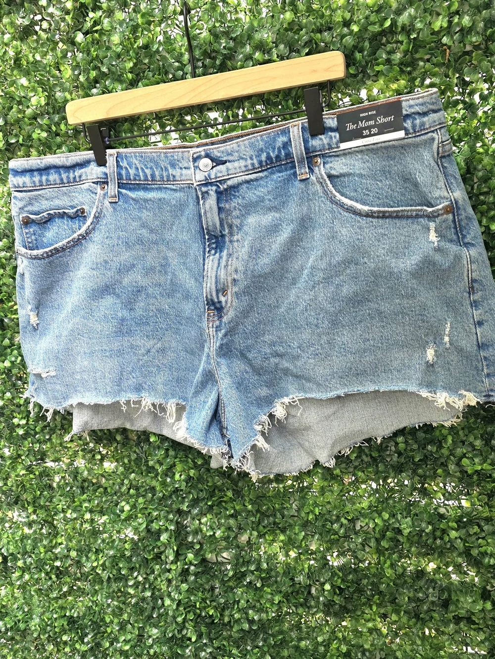 Abercrombie & Fitch Curve Love The Mom Short High Rise Distressed Denim 20